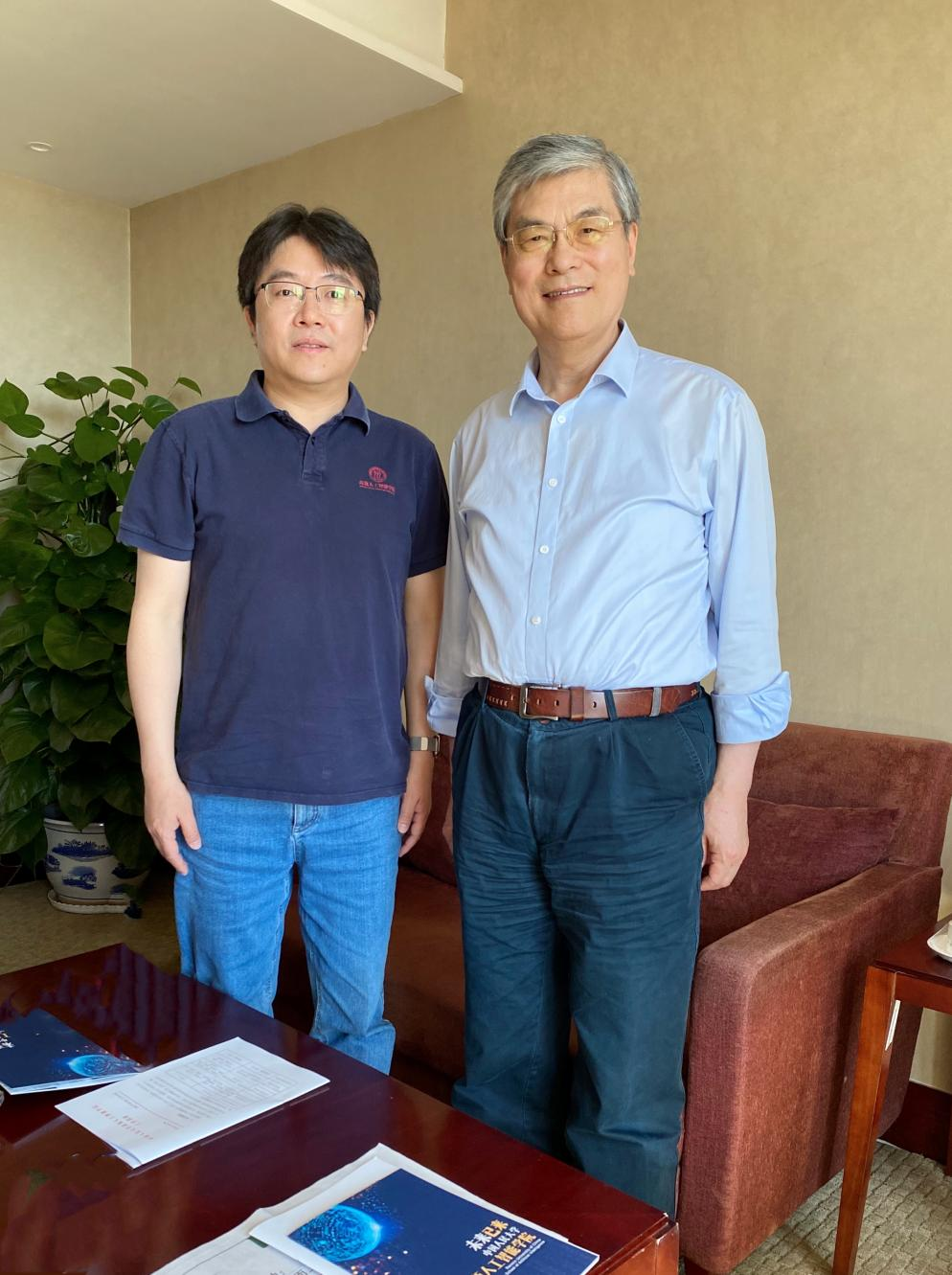 b55a97e58e4f489c9d7670ce7ff47935.png 文继荣见潘云鹤.png
